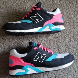 *New Balance* 878
